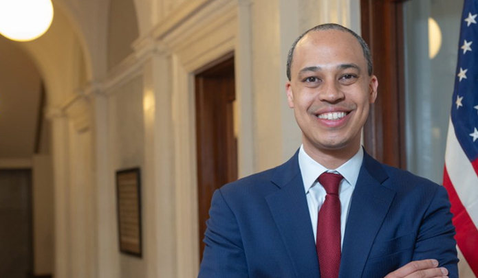 النائب العام جاي جونز